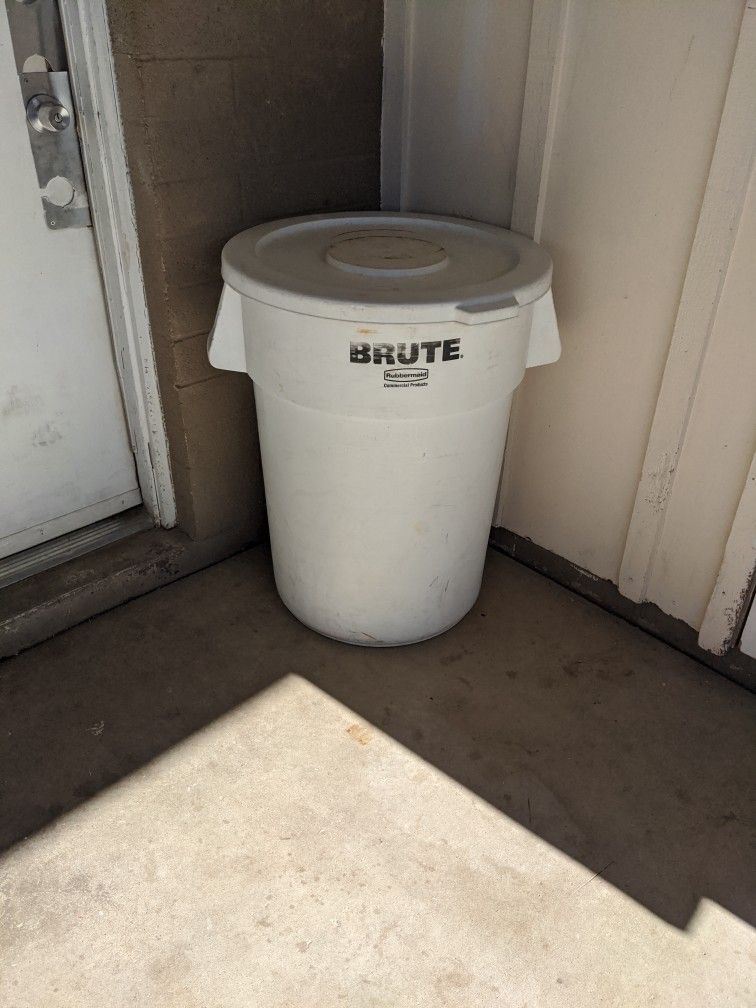 Five Rubbermaid 50 Gallon Barrels With Lids $20 Each Were Used For Winter Clothes
