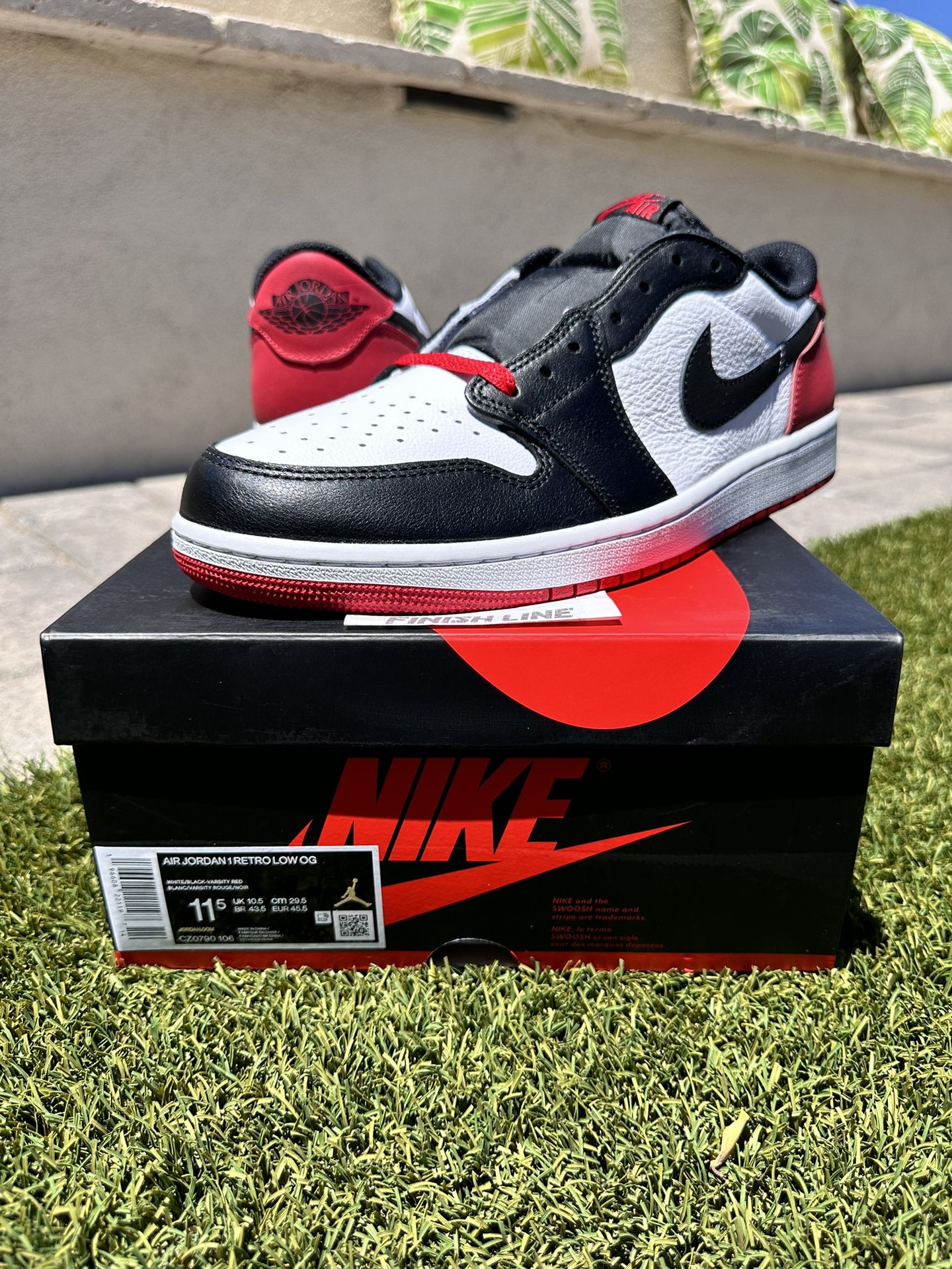 Nike Air Jordan 1 Retro Low OG Black Toe  New/Receipt Size
