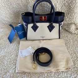 Louis Vuitton On My Side Pm