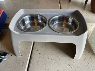 Tall Dog Feeder