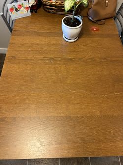 Kitchen Table And 4 Chairs