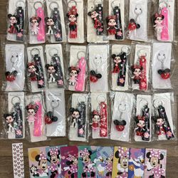 Valentine’s Day 24 Pk Mickey and Minnie Keychain Set