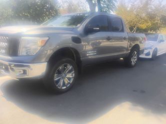 2017 Nissan Titan
