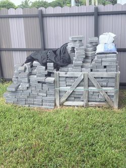 Used Concrete Pavers – Approx. 170 Sq. Ft.