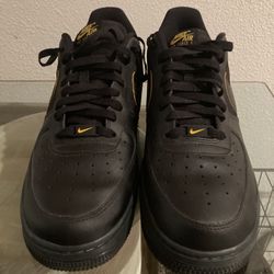 FZ4617-001 NIKE AIR FORCE 1 LOW BLACK UNIVERSITY GOLD (MEN'S)