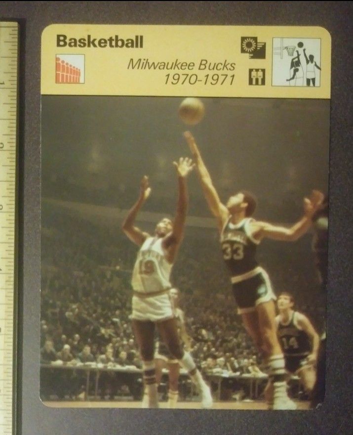 1979 Sportscaster Milwaukee Bucks New York Knicks Knickerbockers NBA Sport Basketball Photo Large Over-sized Card HTF Collectible Vintage Italy