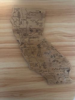 Title: Wooden California Map Wall Décor – $5