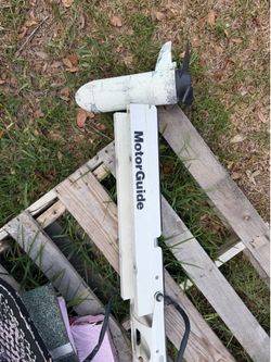 Motor guide trolling motor