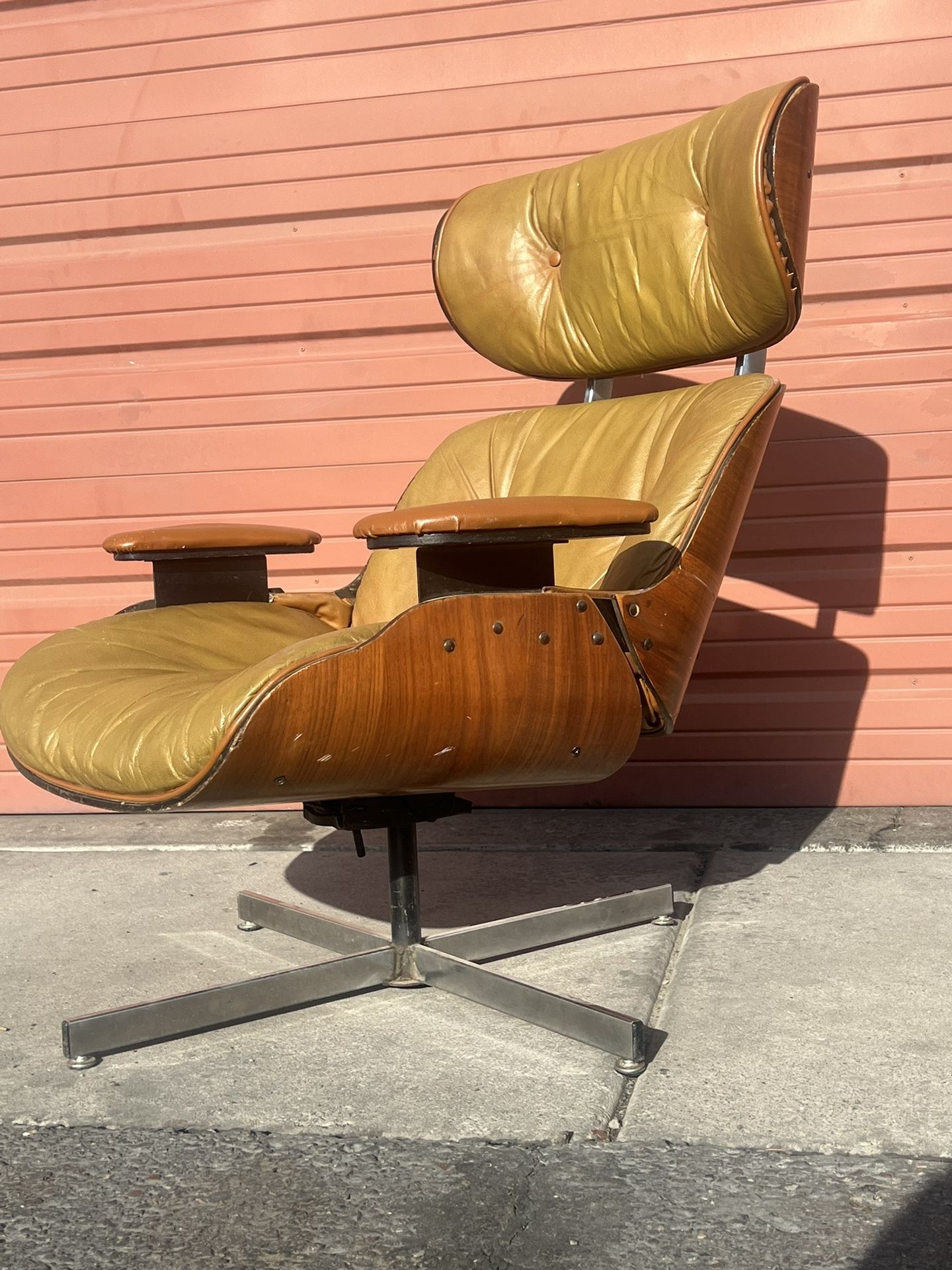 Mid Century Modern Eames Era Herman Miller Lounge Chair