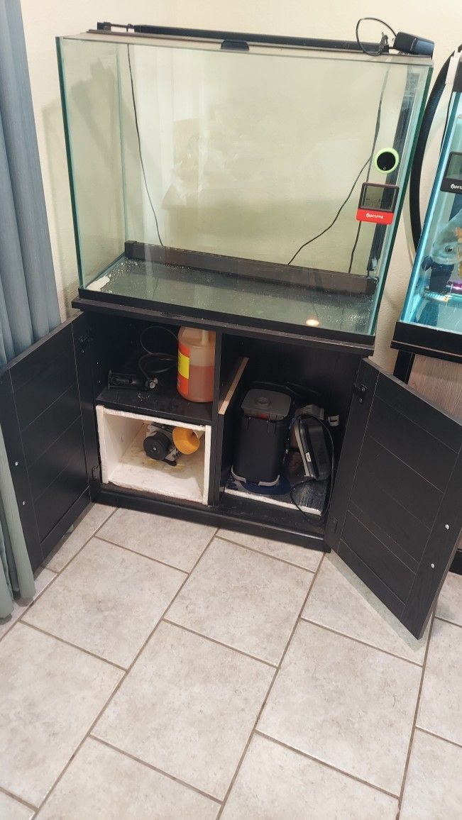 STILL AVAILABLE..39 Gallon Aquarium W/stand REPTILE Items & Decor