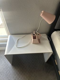 STAND WITH THE LAMP