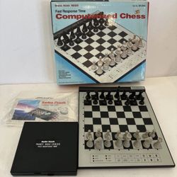 Vintage Radio Shack 1650 Fast Response Time Computerized Chess Board Game