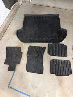 Subaru Outback 2014 All-Weather Rubber Floor Mats and Cargo Liner