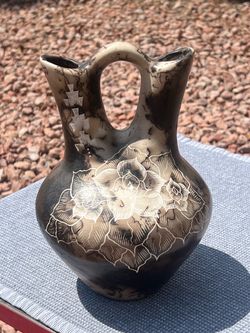 Rare 9.75” Signed Native American Navajo Horsehair Wedding Vase – Fine Art Pottery