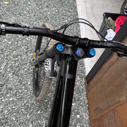 Santa Cruz V10 Version 8