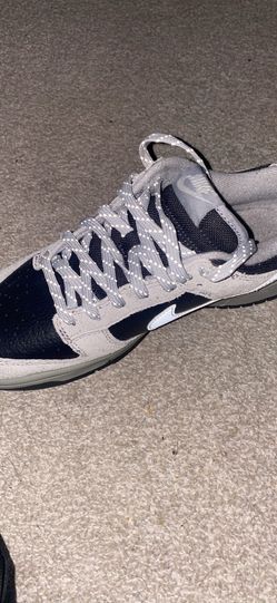 Nike low smokey grey right shoe only