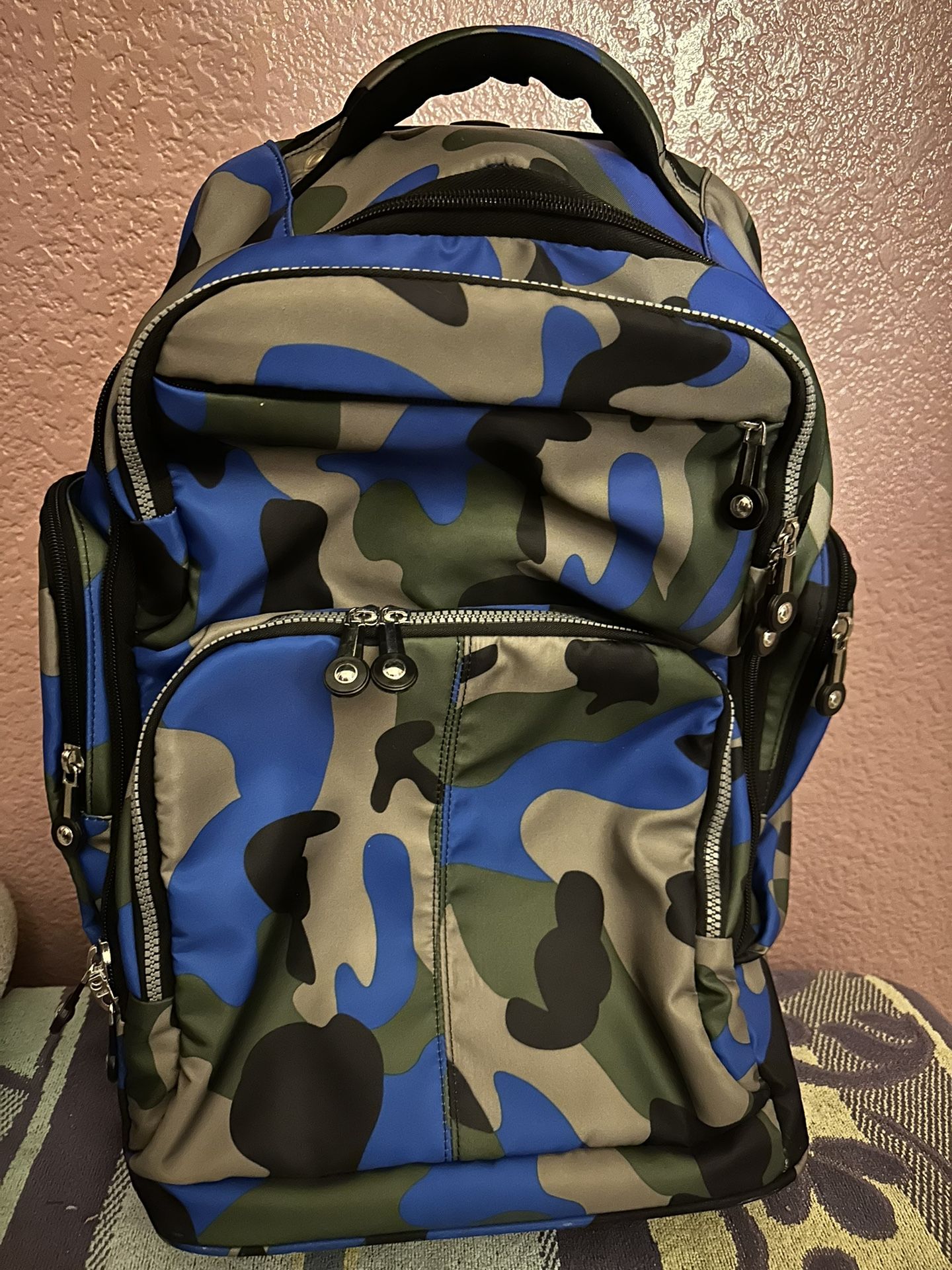 Camouflage Roller Travel Backpack/Suitcase