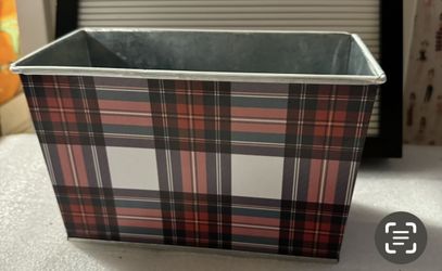 New Metal Tin Planter Storage container 5x7.5x3.5 SO ADORABLE 