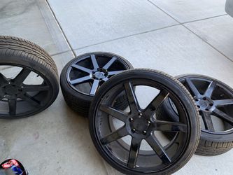 Niche 20s Rim With Toyo Tires Only Used For Around A Month