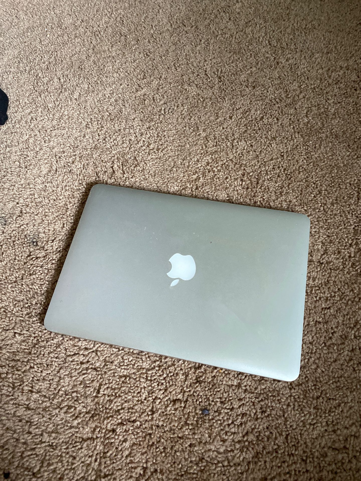 MacBook Pro 2013, model A1502 with an Apple wireless Mouse