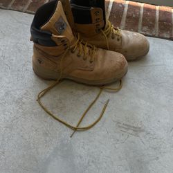 Work Boots / Used