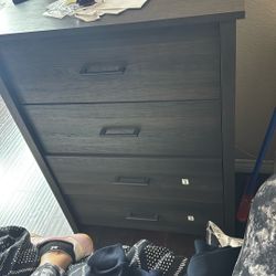 4 Drawers Dresser 
