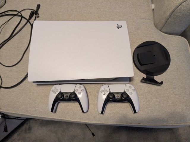 PS5 Disc Edition 1TB, Stand, and 2 Controllers