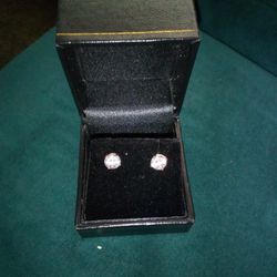 Diamond Stud Earrings  14k 