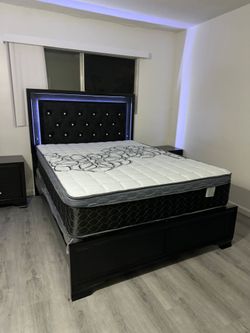 Queen Size Mattress Pillow Top New