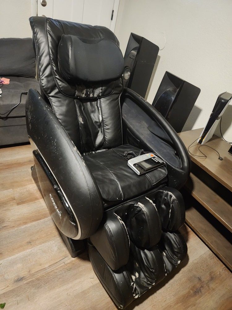 Cozzia Zero G High Tech Massage Chair
