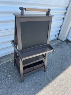 Kid’s Double Sided Chalk and Dry Erase Art Easel! Good condition. Some wear, Study.  23x20x47in