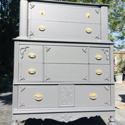 GRAY CHEST OF DRAWER