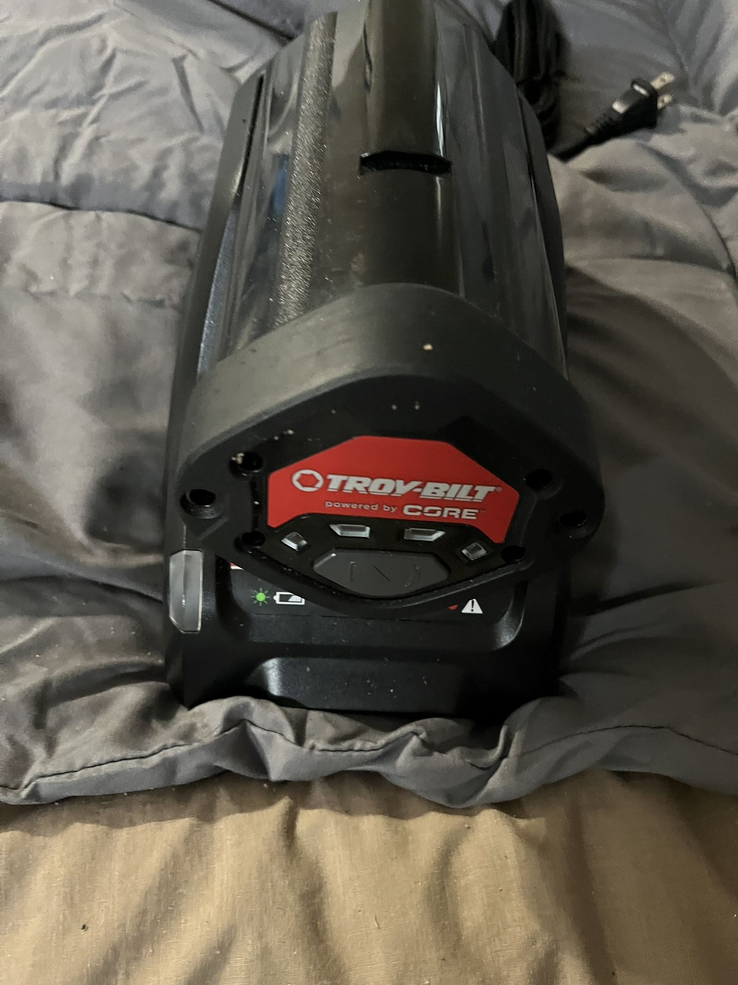 BILT BATTERY WITH BATTERY CHARGER