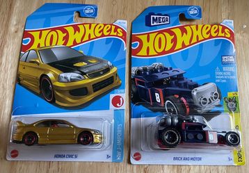 Hot Wheels Honda Civic Si & Brick and Motor 2-Pack