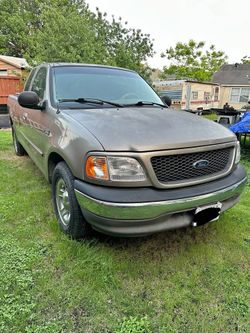Camonieta Ford