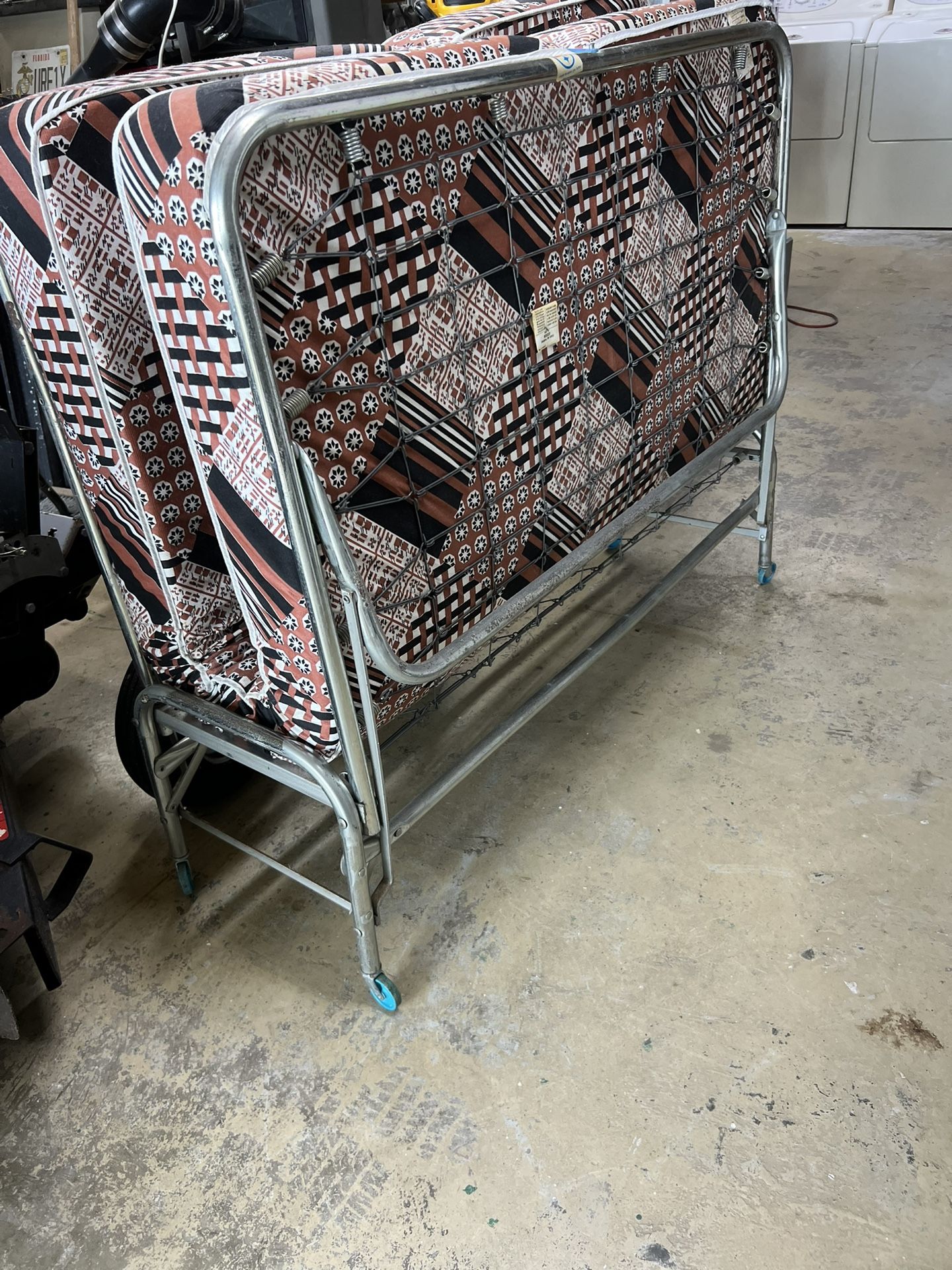 Rolling Folding Bed