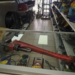 18" Pipe Wrench 48-22-7118