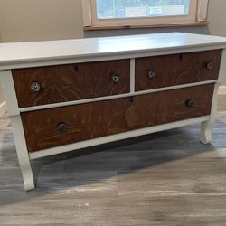 Tiger wood Oak Foot Locker Dresser