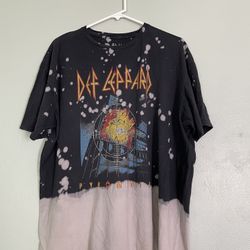 Vintage-Style Def Leppard "Pyromania" Bleach-Dipped Graphic Tee XL