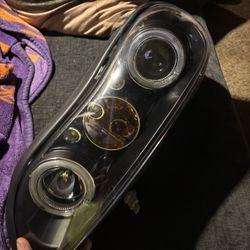 Set Of Head Lights 