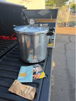 PRESTO 22-QUART PRESSURE CANNER AS PICTURED