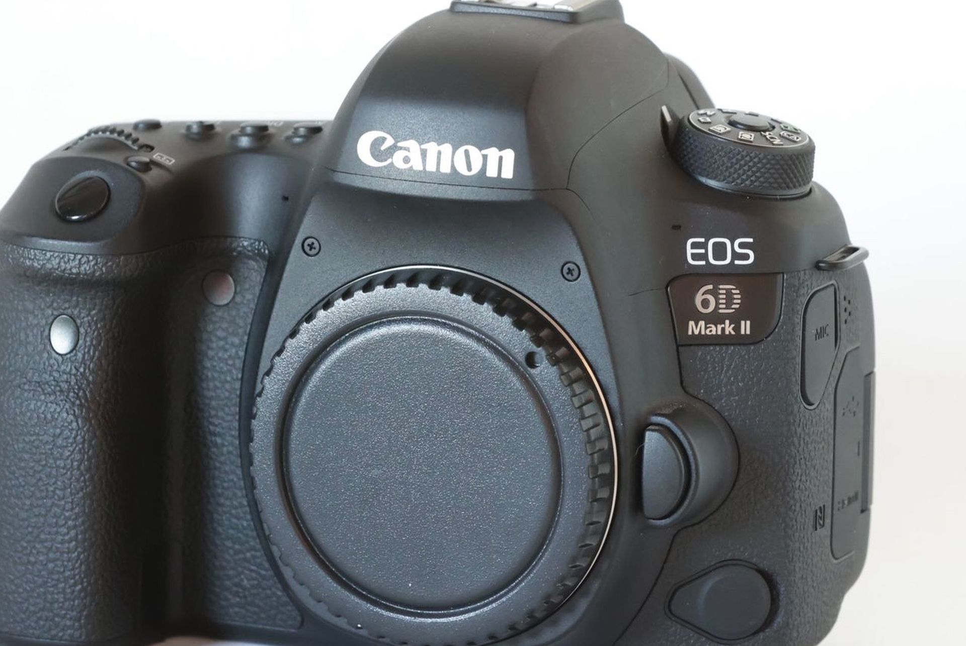 Canon EOS 6D Mark II Body