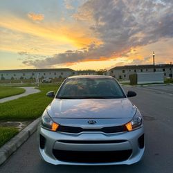 Kia Rios LX sedan 2018