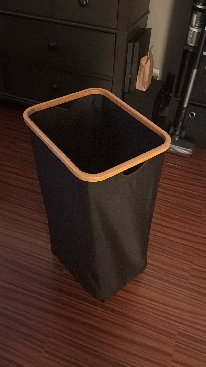 Portable laundry basket