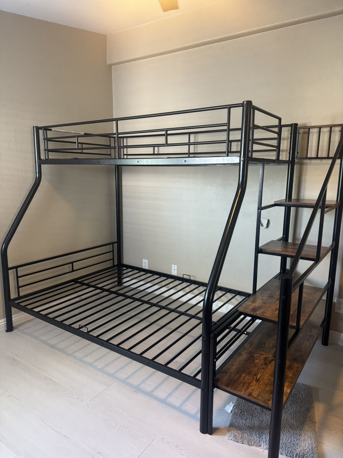 Twin/full Bunk bed Like New 