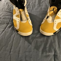 2 Pairs Of Jordan 6s 