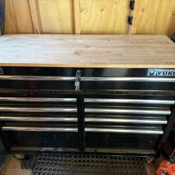 Yukon 9-drawer Roller Cabinet