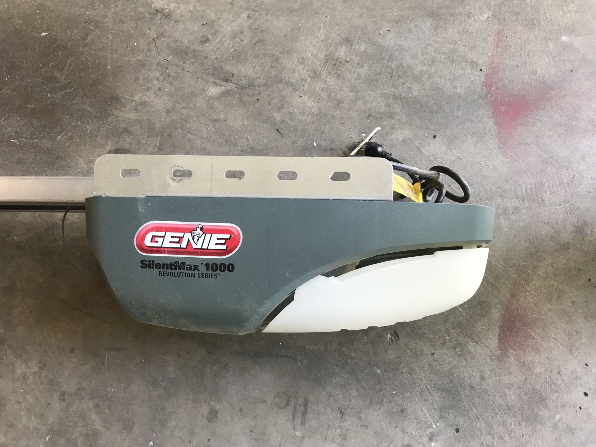 Genie SilentMax 1000 Garage Door Opener