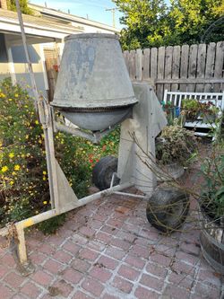 Concrete mixer