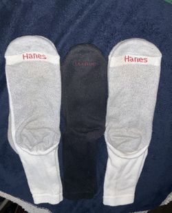 6 pack 3 pair Hanes1  black and 2 white mid calf  socks